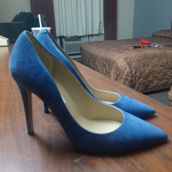 Diane von Furstenberg, Blue high heels, size 8B - Picture 7 of 9